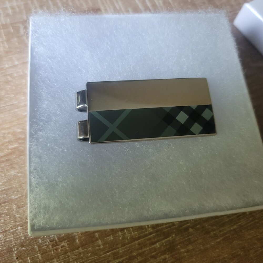 BURBERRY Men's Enamel Checkblock Money/Tie Clip - Brand new (Gift Box included) - Picture 3 of 6